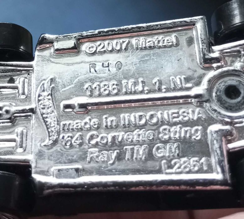 Машинки Hot Wheels Mattel металлические Corvette 3 штуки комплектом