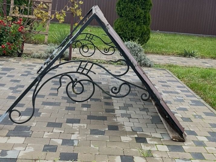 Піднавіс на двері