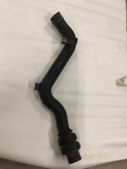 Патрубок іетеркулера Форд Ескейп 2.0