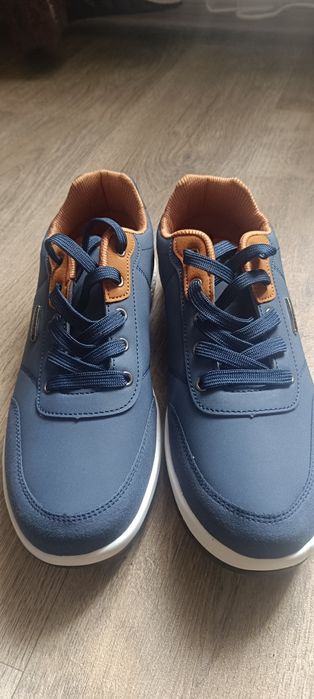 Чоловічі кросівки 43(28)