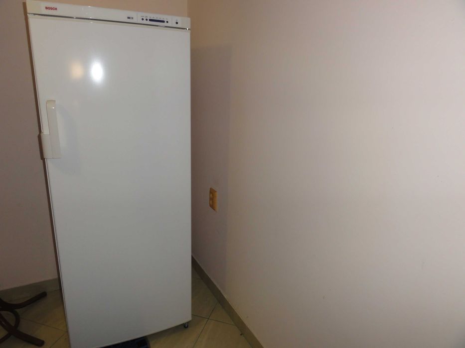 Морозильна камера BOSCH