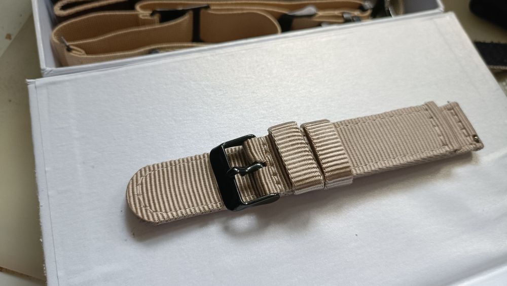 Pasek do zegarka 20mm nylonowy beżowy
