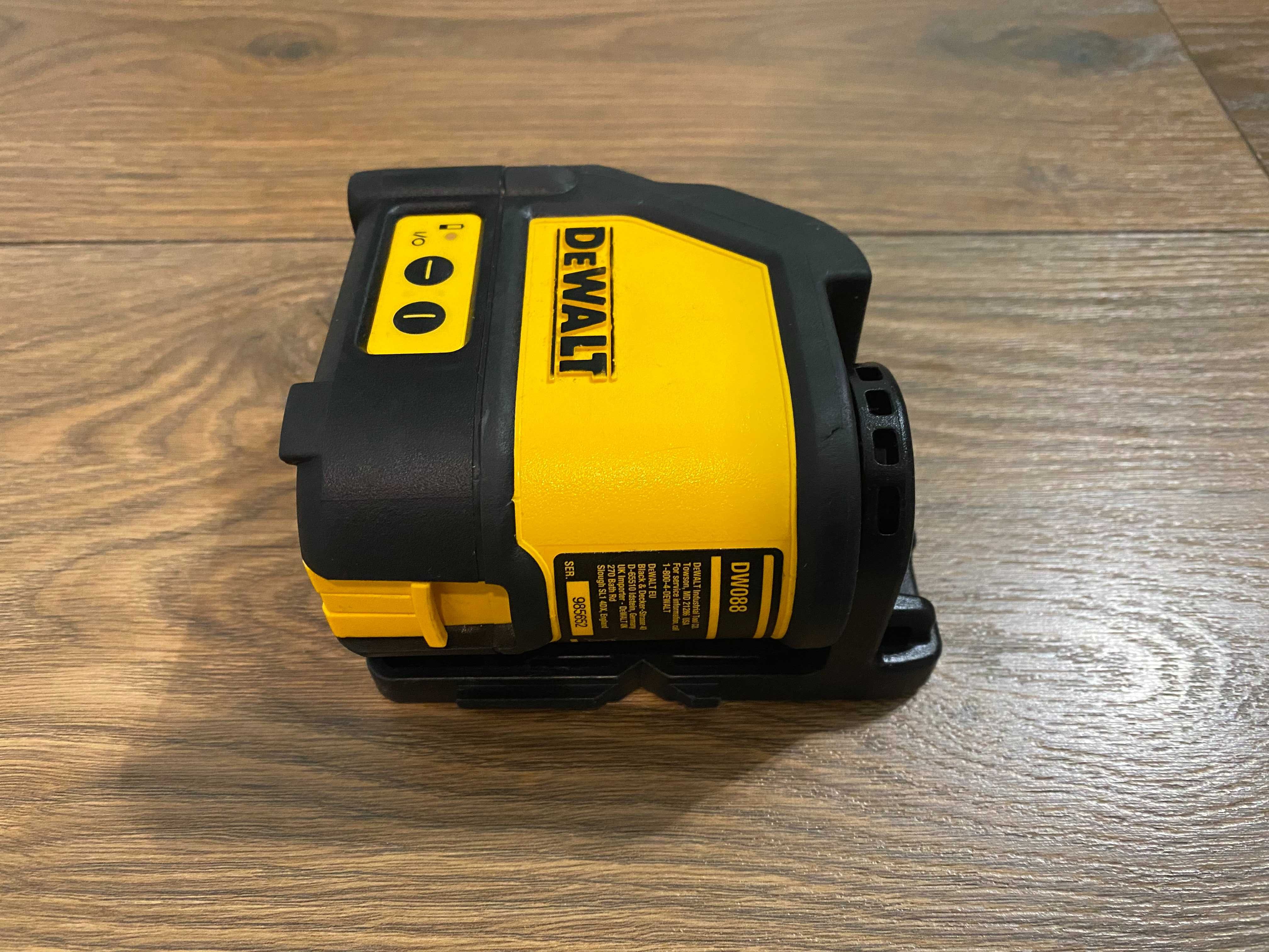 Laser krzyżowy DeWalt DW088 samopoziomujący czerwony 2023 rok