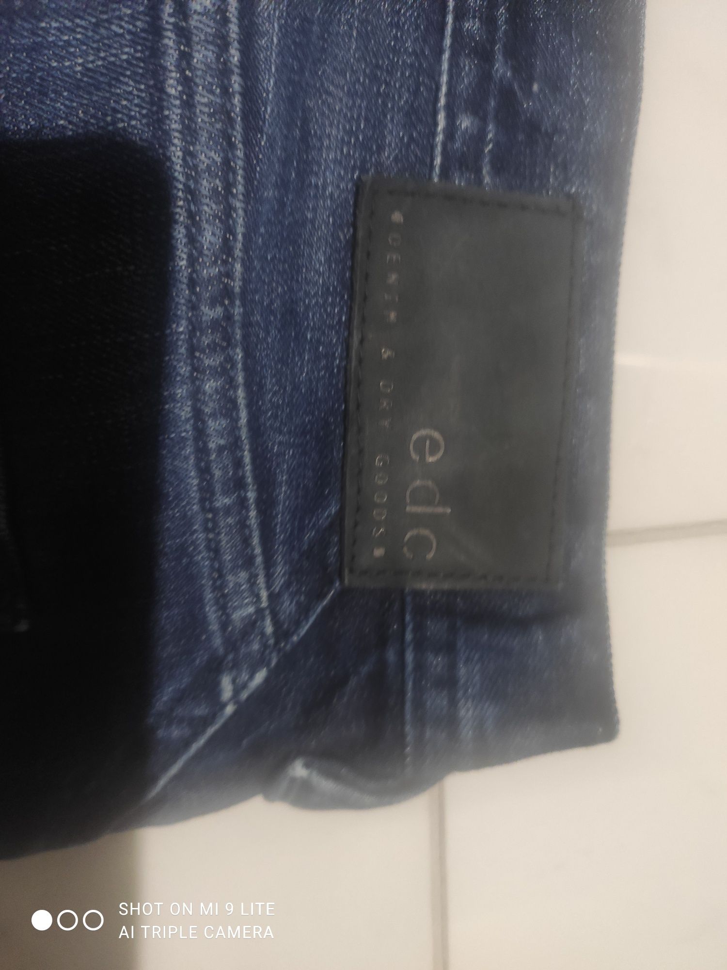 Spodnie jeansowe rozmiar 32
