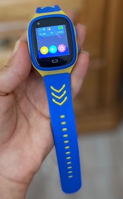 Детские часы с трекером