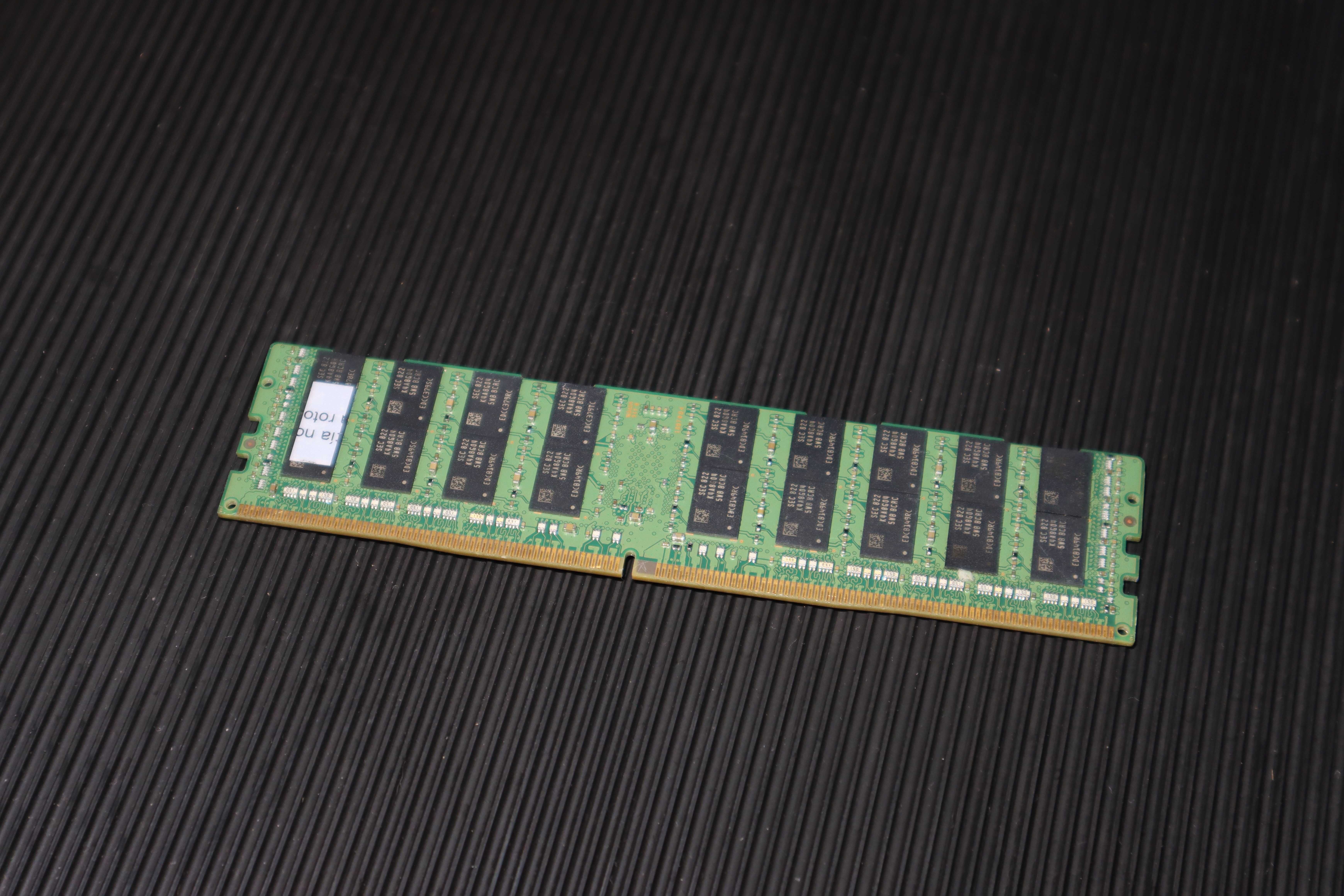 32GB Samsung DDR4 Registered DIMM (RDIMM) 2400MHz CL17