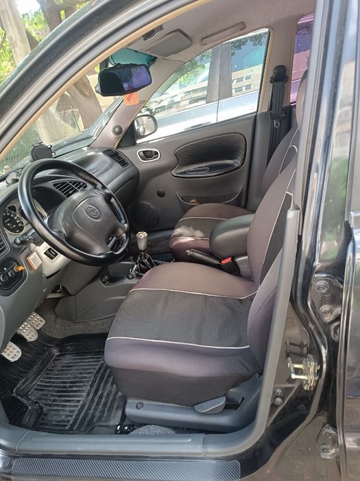 Ланос 1.6 2009 седан