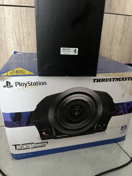 Zestaw thrustmaster symulator kierownica ferrari baza pedaly