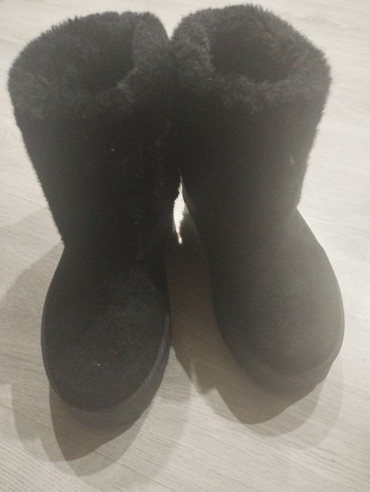 Buty zimowe ugg  z korzyszkiem na kostce