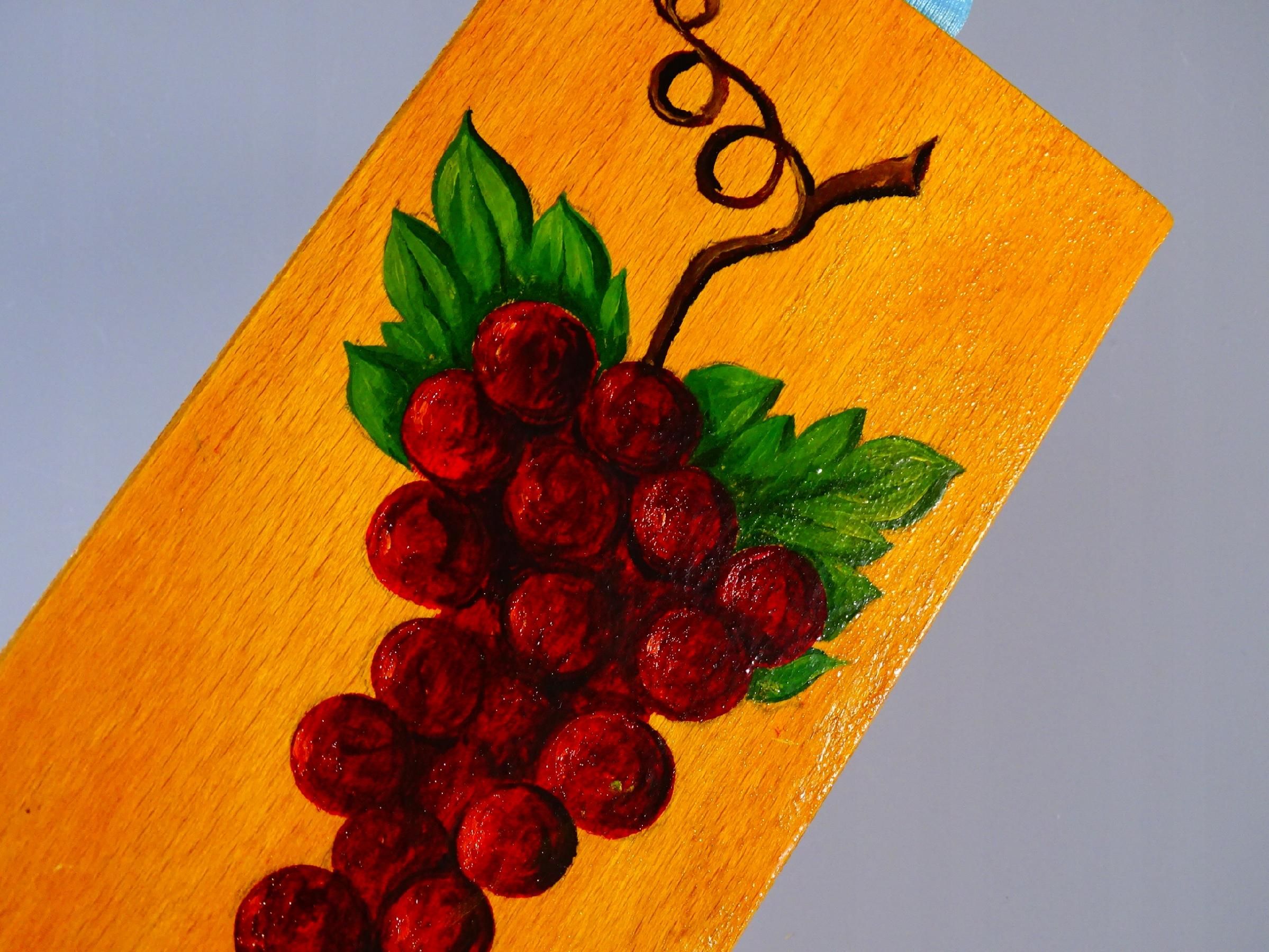 stara malowna deska owoce winogrona