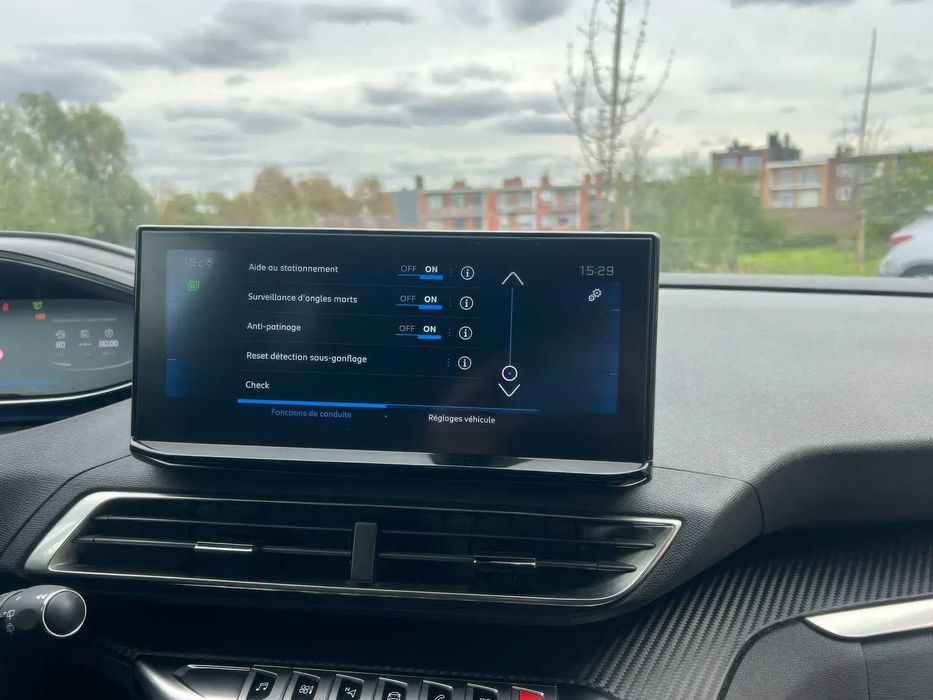 Peugeot 3008      2021