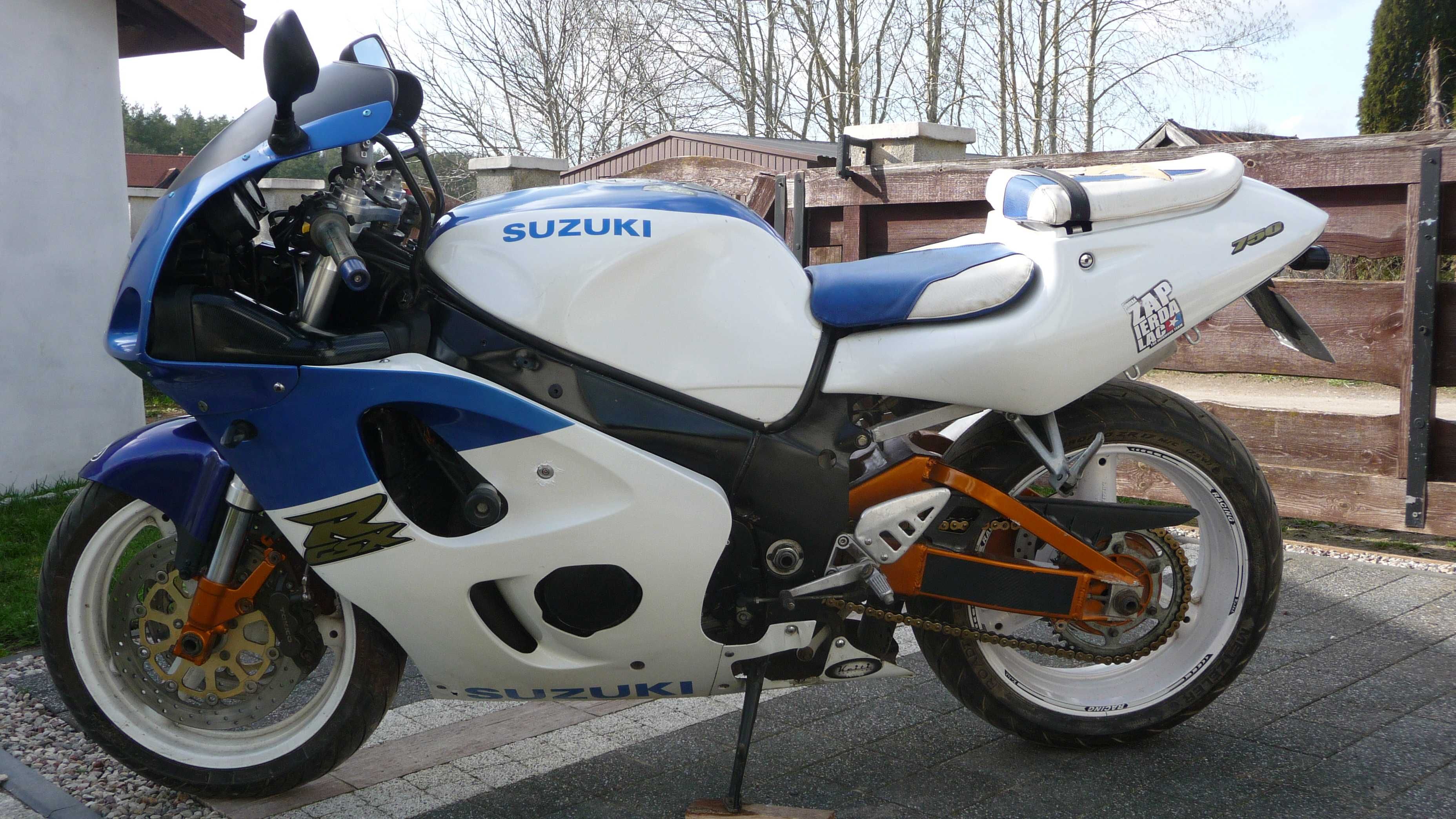 Suzuki GSX 750 R Srad