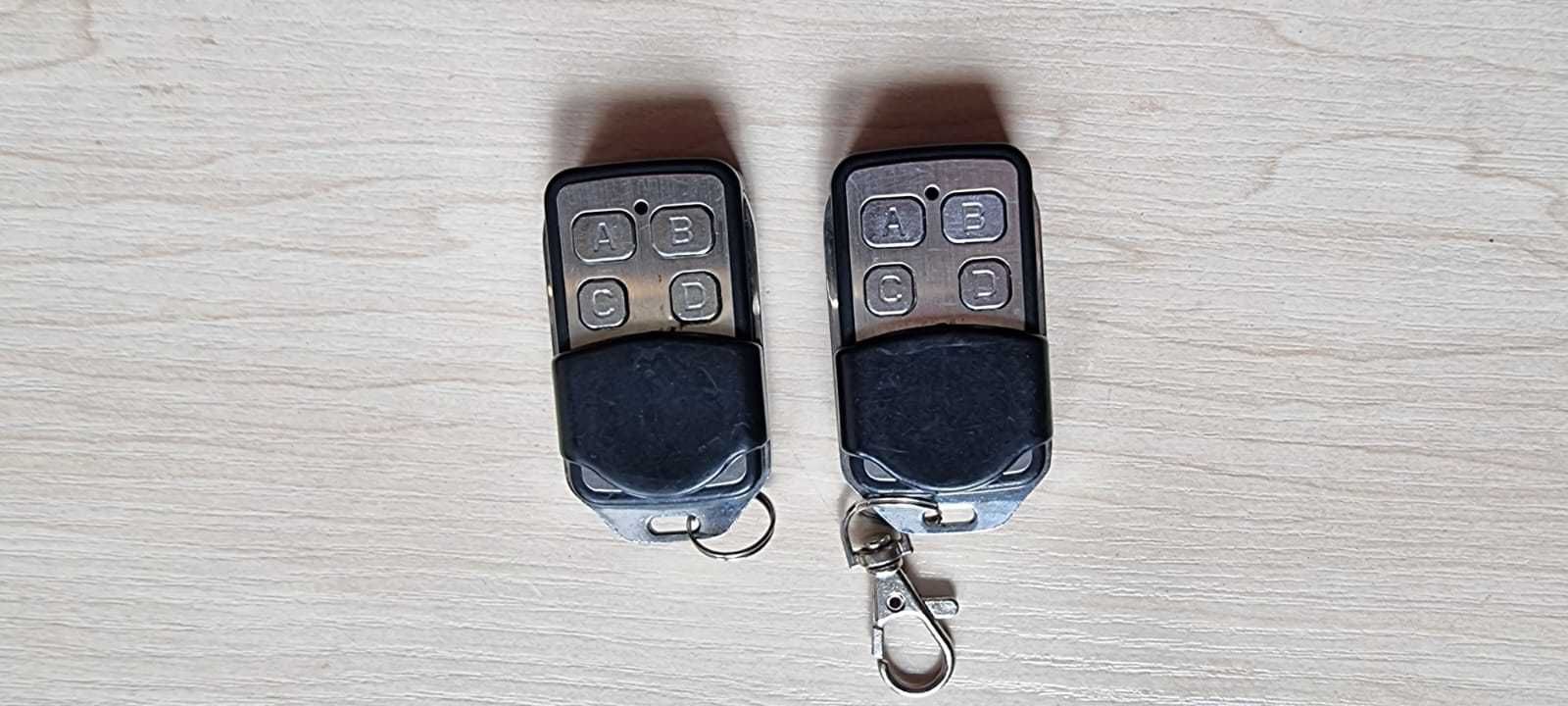 Siłowniki do bramy , skrzynka elektryczna piloty x 2  polecam !