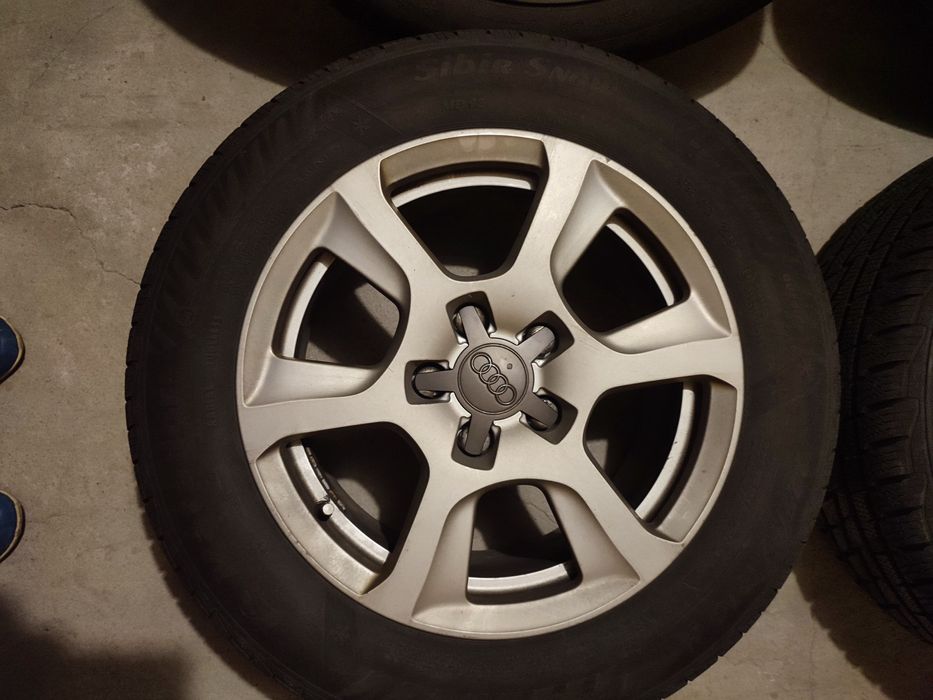 Opony zimowe i felgi Audi A4 225/55 R16