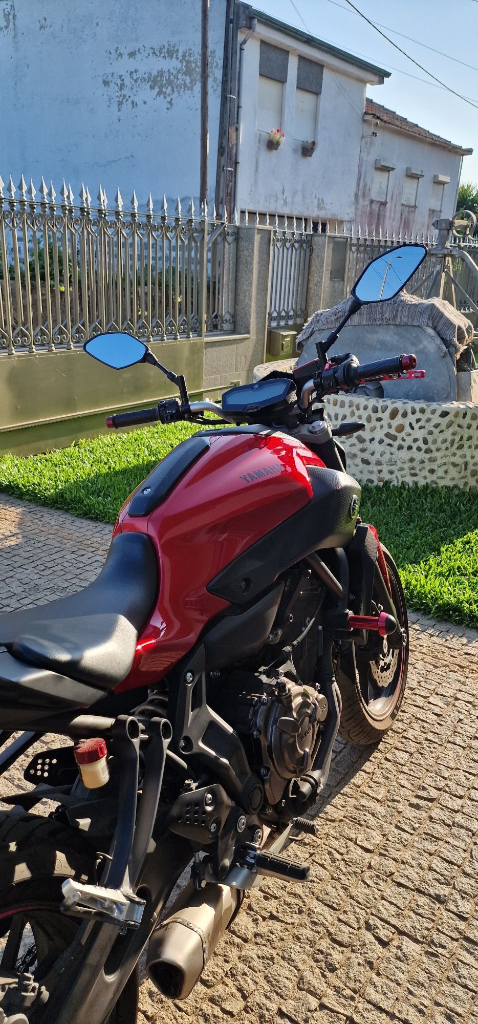 Yamaha MT 07 - como Nova