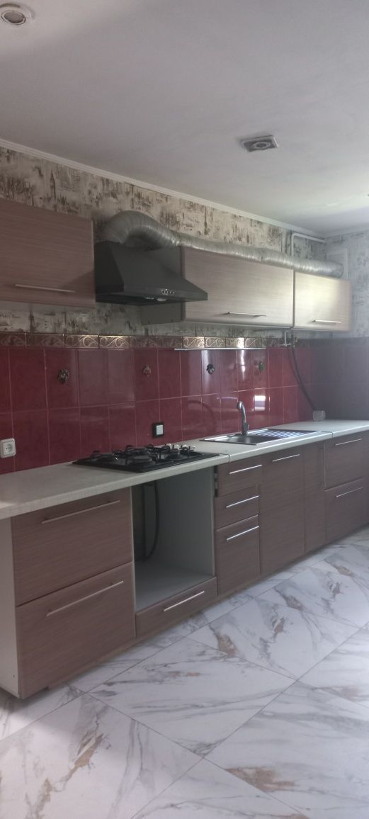 Сдаю Дом Ленпоселок ул.Умова 3 разд.комн.- 10 000гр