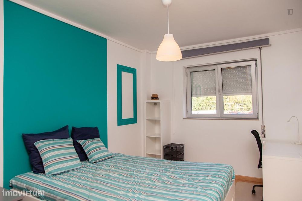 24706 - Quartos PREMIUM individuais a 5min de...