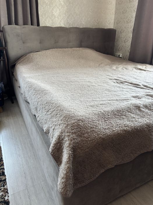 Двохспальне ліжко