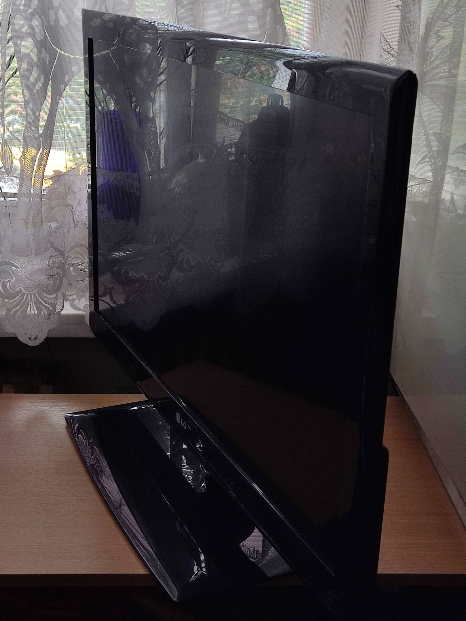Telewizor LG TV 37 cali / 94 cm, 1080p, 4x HDMI, dobre głośniki
