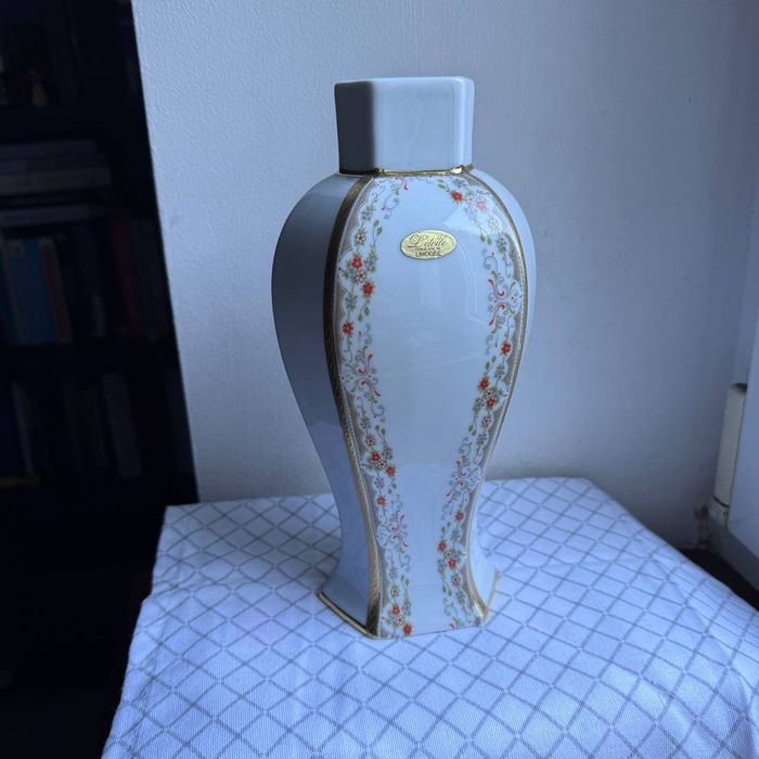 Wazon Porcelana Limoges lata 40-60 te
