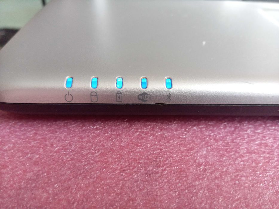 полностью рабочий надежный ноутбук Dell Inspiron в отличном состоянии