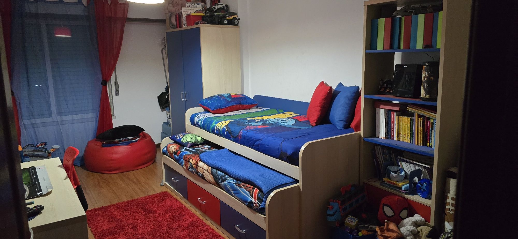 Quarto juvenil usado