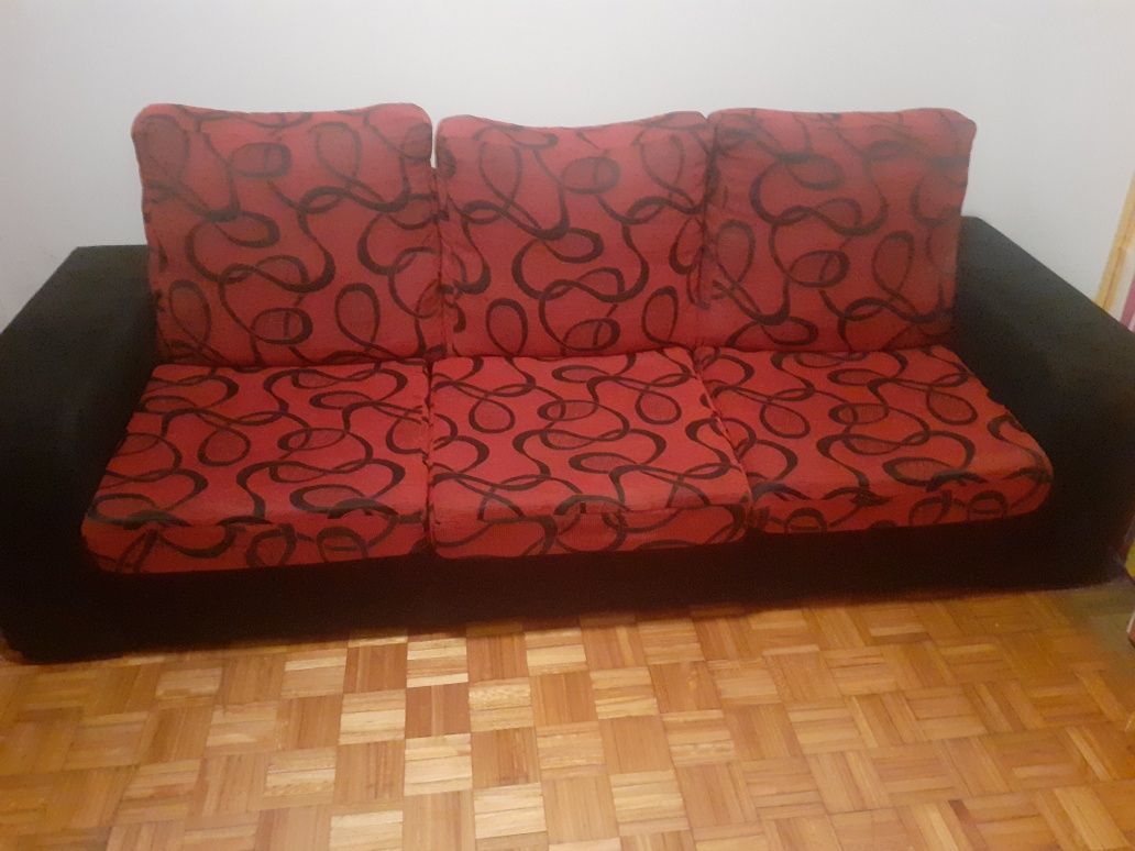 Sofá vermelho e preto em muito bom estado