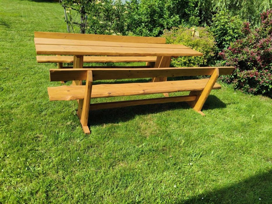 Drewniane meble ogrodowe