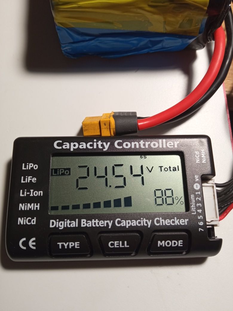CellMeter 7  цифровий тестер для аккумуляторів LiPo, LiFe, Li-ion