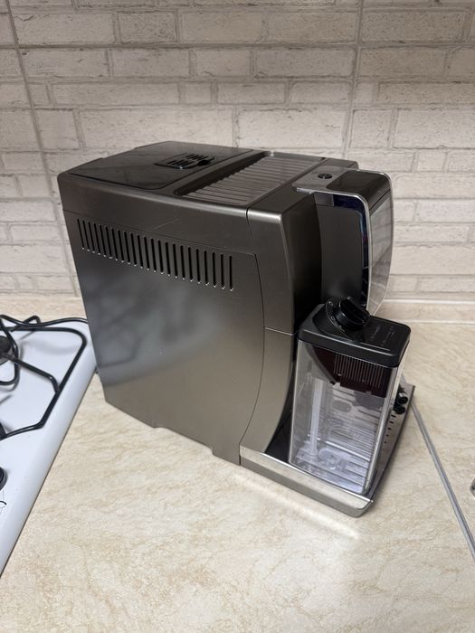 Кавомашина Delonghi Dinamica Plus ECAM 370.95T