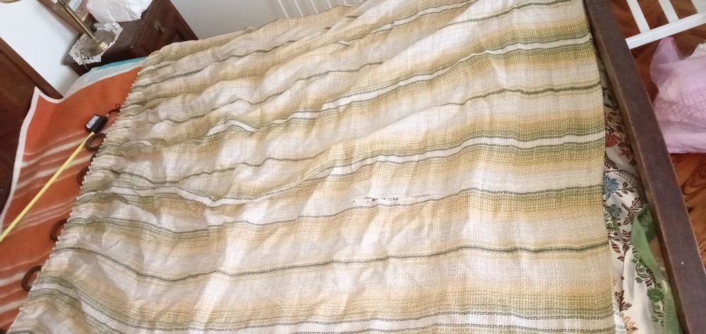 Cortina indiscreta- Cortina Vintage abre agora 10E.- Botao -1EDesde 1E