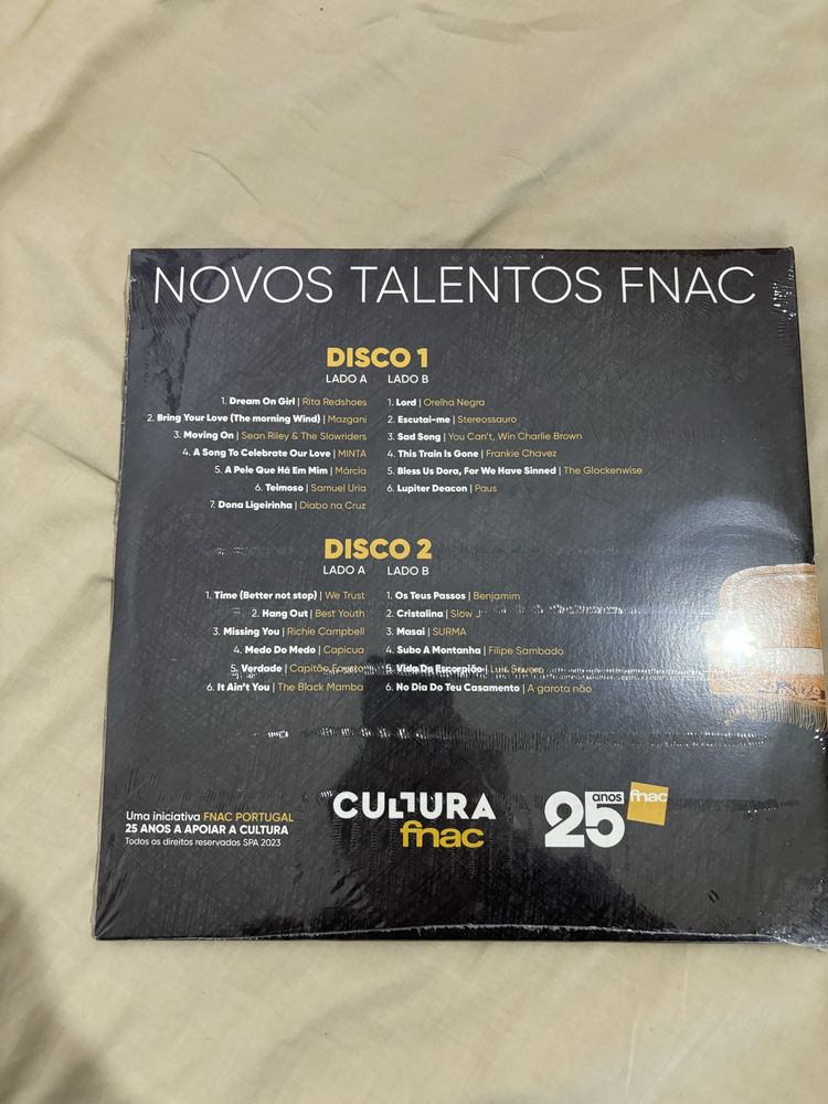 Disco Vinil Novos Talentos Fnac - 2LP Edição Dourada e Preta