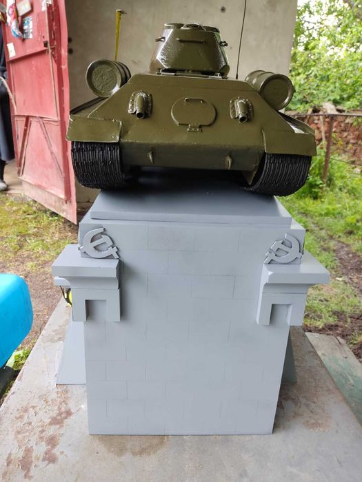 Макет танк Т- 34 з кольорового металу(латунь і бронза)