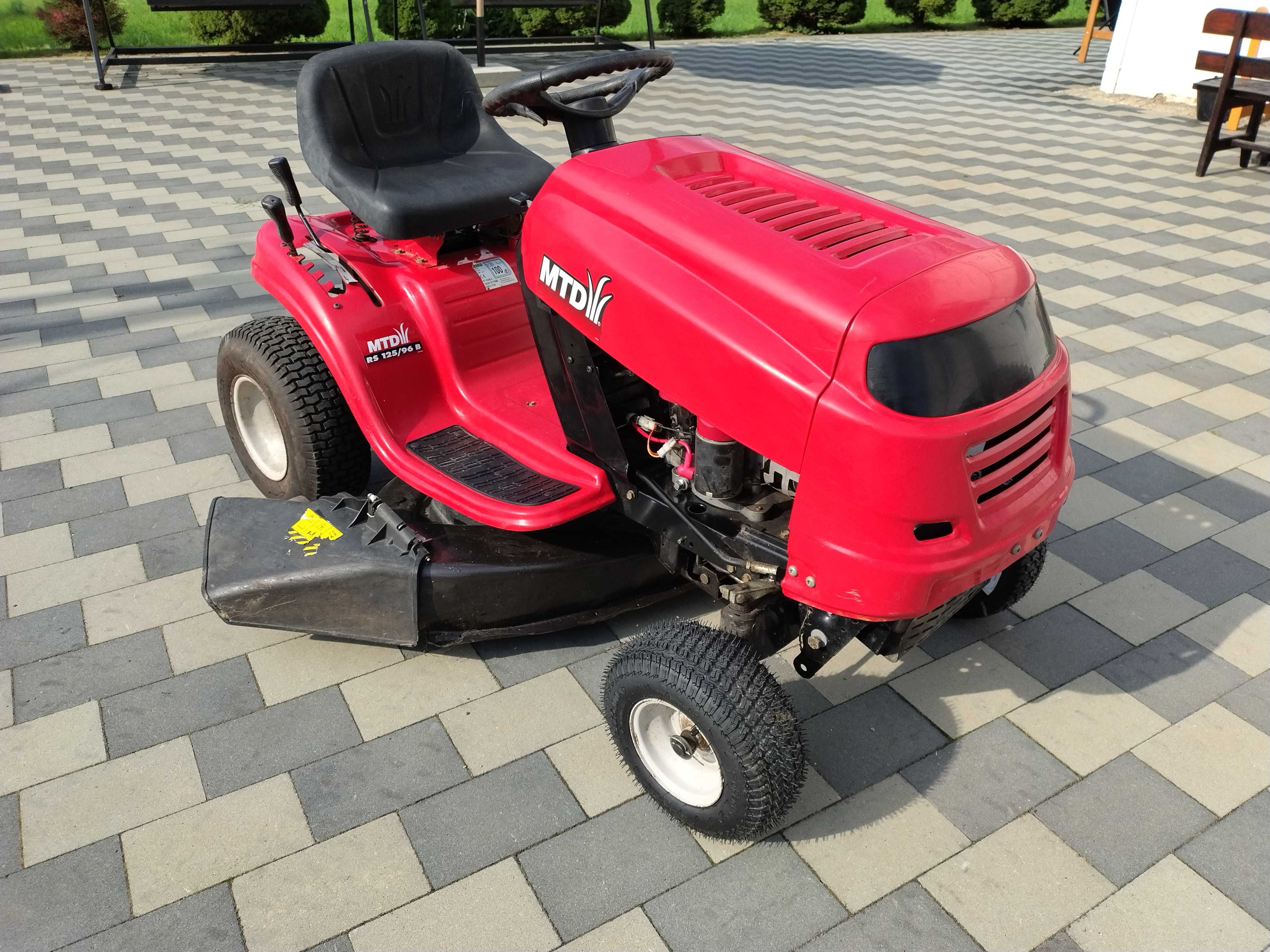 Kosiarka traktorek MTD RS 125/96 B z silnikiem Briggs&Stratton 12.5KM