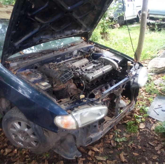 Hundai розбираю по запчастинах