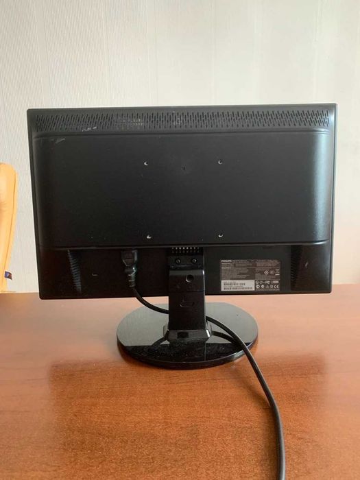 Монітор Philips 192E1 MWE1192T Діагональ дисплею: 18.5" 1366x768 + VGA