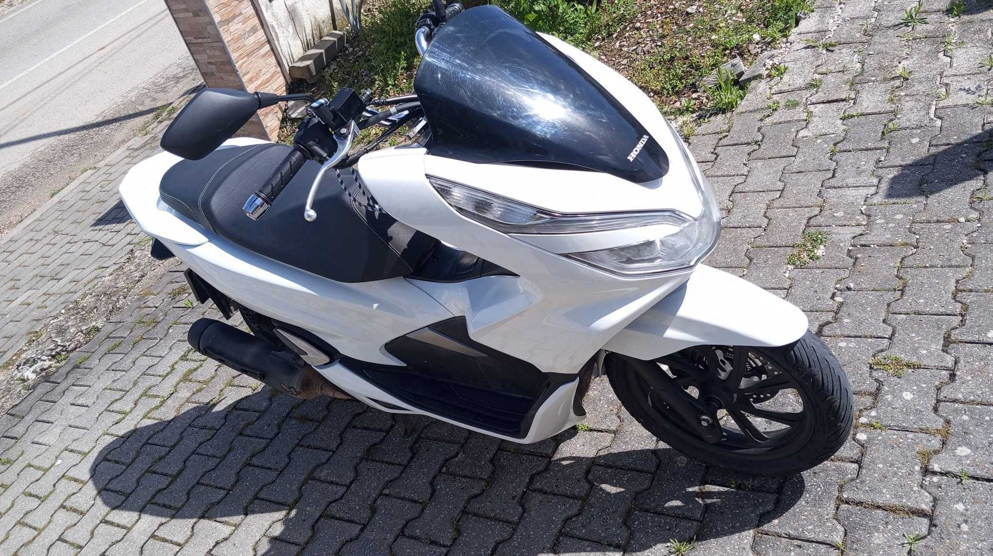 Vendo mota Pcx 2021 Muito conservada