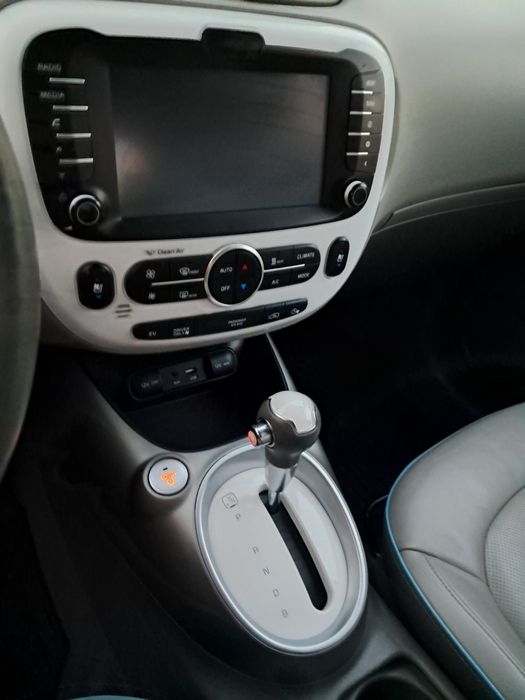 Продам автомобіль KIA Soul 33кВт