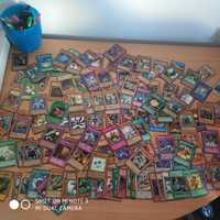 Mais de 100 cartas Yu-Gi-Oh