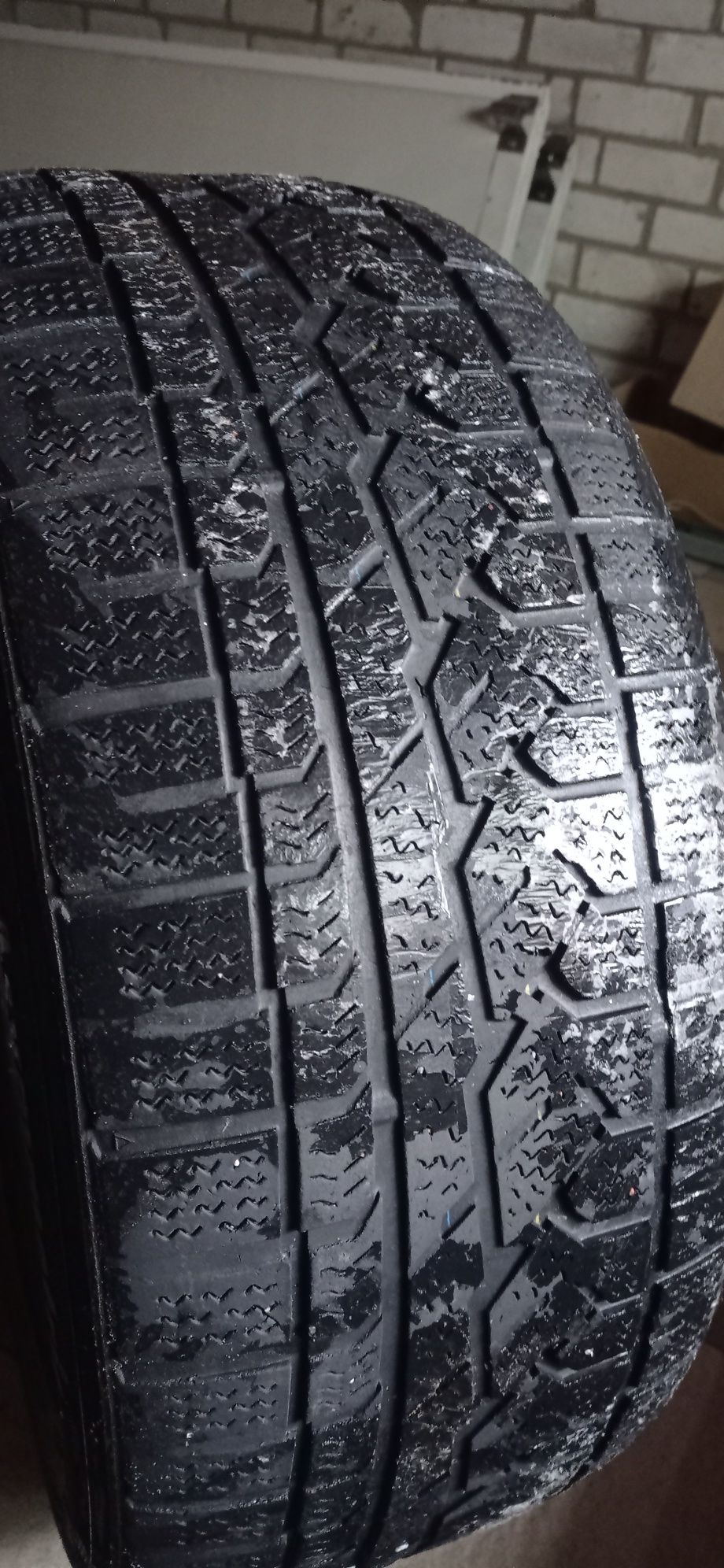 Резина зимняя 255/50 r19