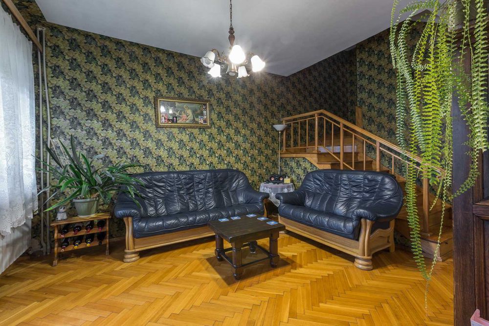 Do wynajęcia część mieszkalna kamienicy w centrum Sochaczewa