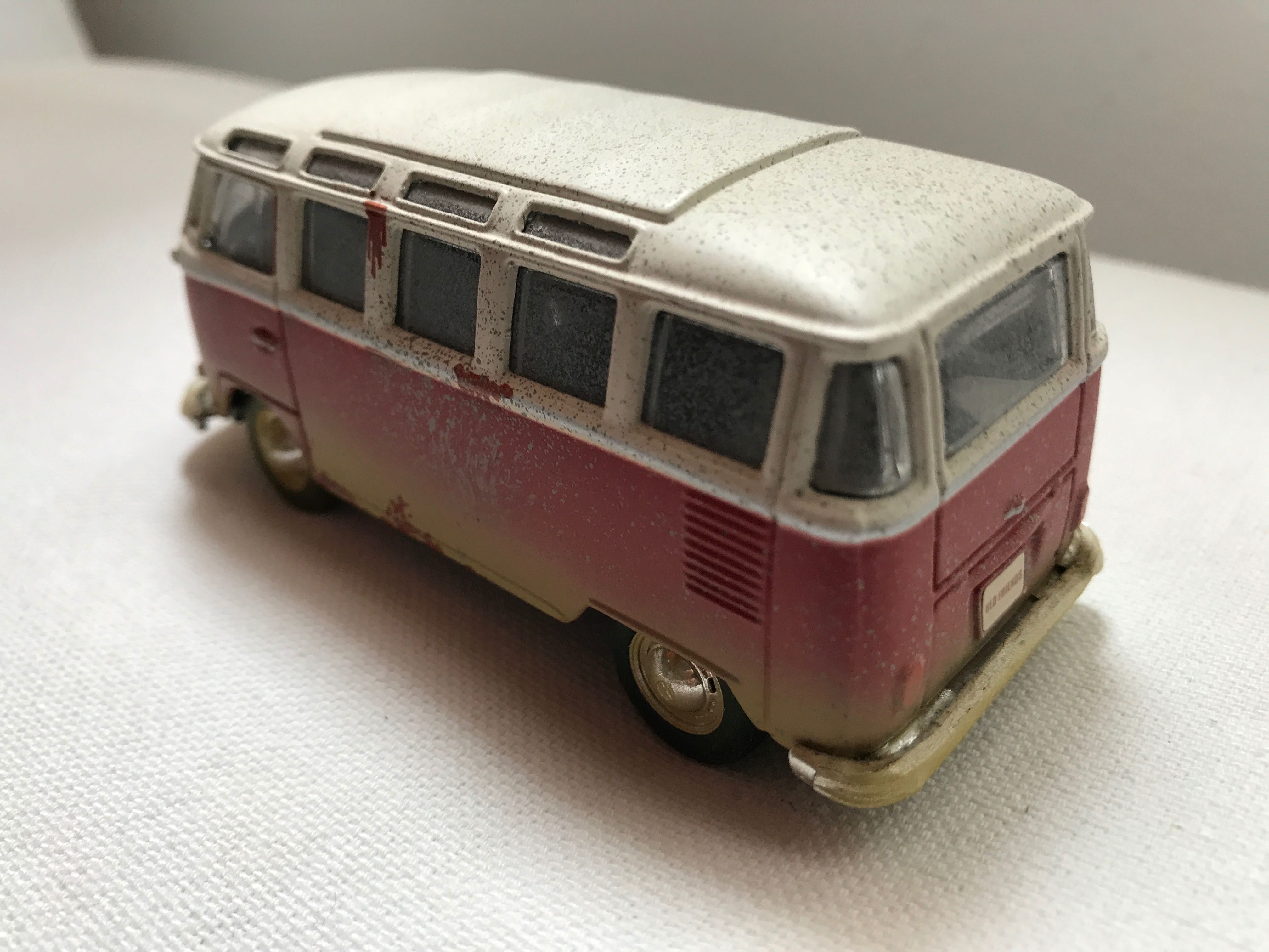 Carrinha volkswagen van samba. Maisto 1/40. “old friends collection”