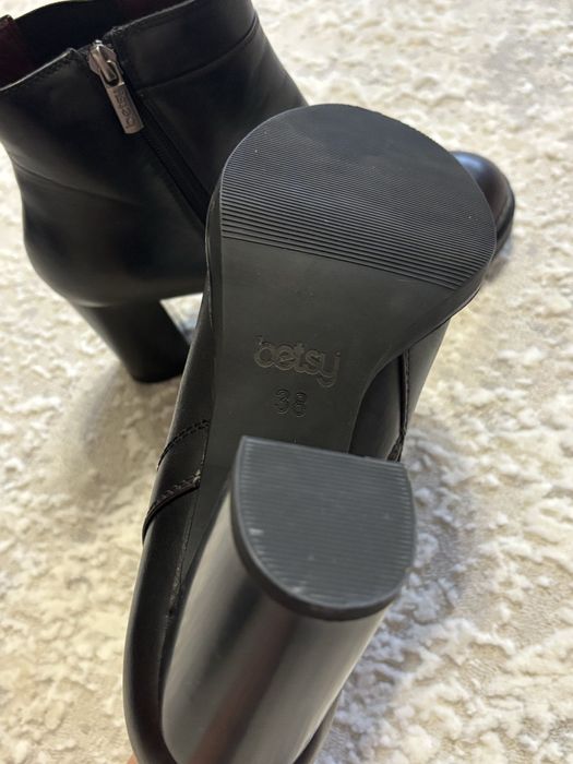 Осінні ботильйони 38 розмір