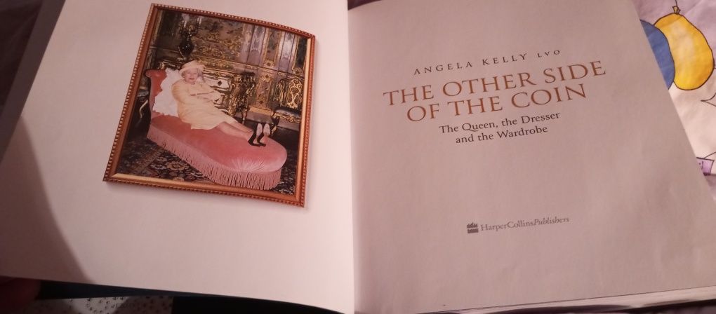 Книга английский Angela Kelly the other side of the coin