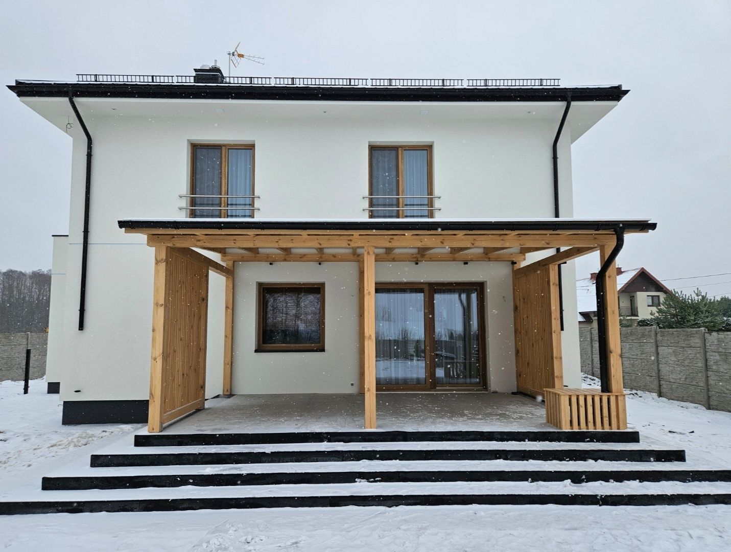 Dom drewniany 35 70 m konstrukcje drewniane wiata altana ogrod zimowy