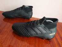 Бутсы футбольні кнопочки фірми adidas predator оригінал 

Розмір по бі