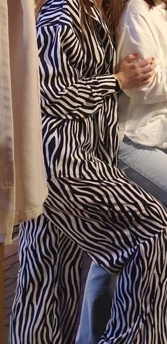 Женский легкий повседневный костюм брюки и рубашка зебра 42-44