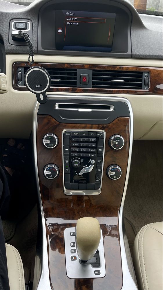 Volvo XC70 3.2 AWD, модель 2012 року. В ідеальному стані