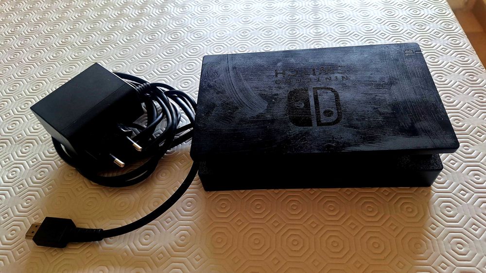 Nintendo Switch + Bolsa + 6 Jogos