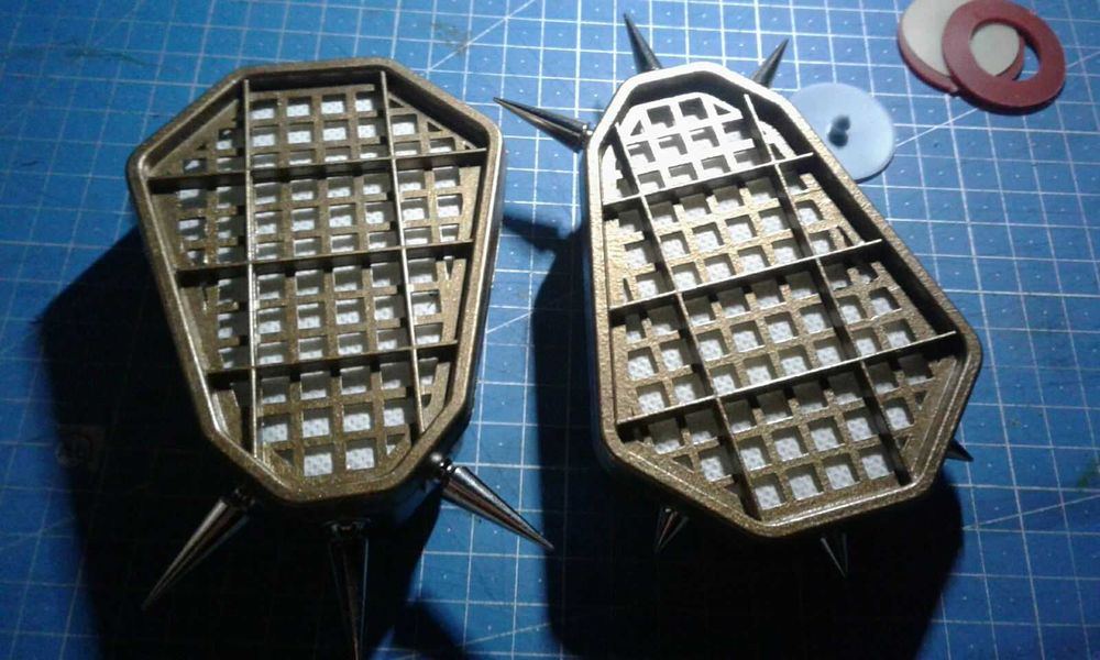 распиратор з шипами кіберпанк стімпанк